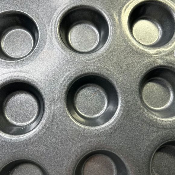 Pampered Chef Black Non-Stick 24-Hole Mini Muffin Pan - Picture 4 of 8